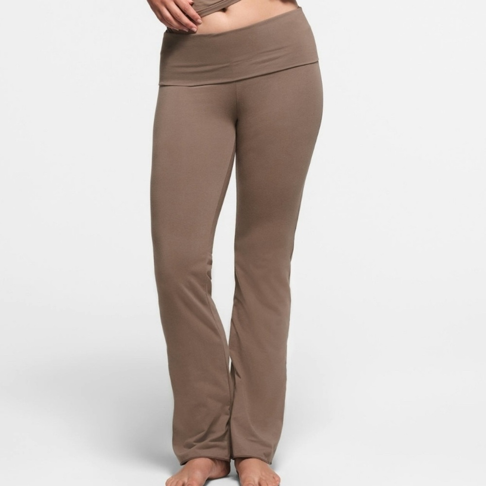SKIMS Cotton Jersey Foldover Pants in Truffle